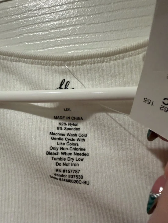 Buckle White Ribbed Short Sleeve Scoop Neck Tee - Picture 3 of 3